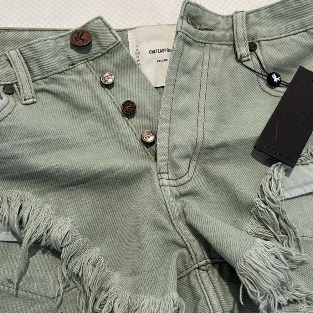 ONE TEASPOON ROLLERS NWT Fade Kahki Size 24 SHORTS!!!